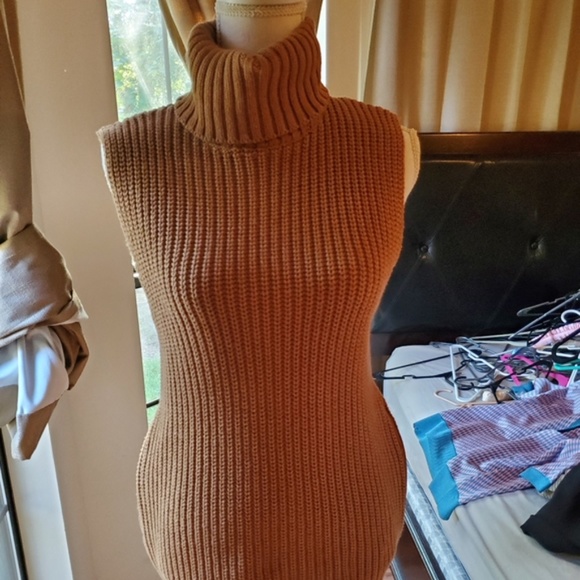 Brown turtle neck knit top - Picture 1 of 9